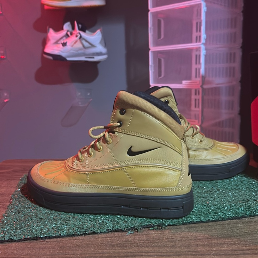 Nike ACG WOODSIDE II Size 6.5Y